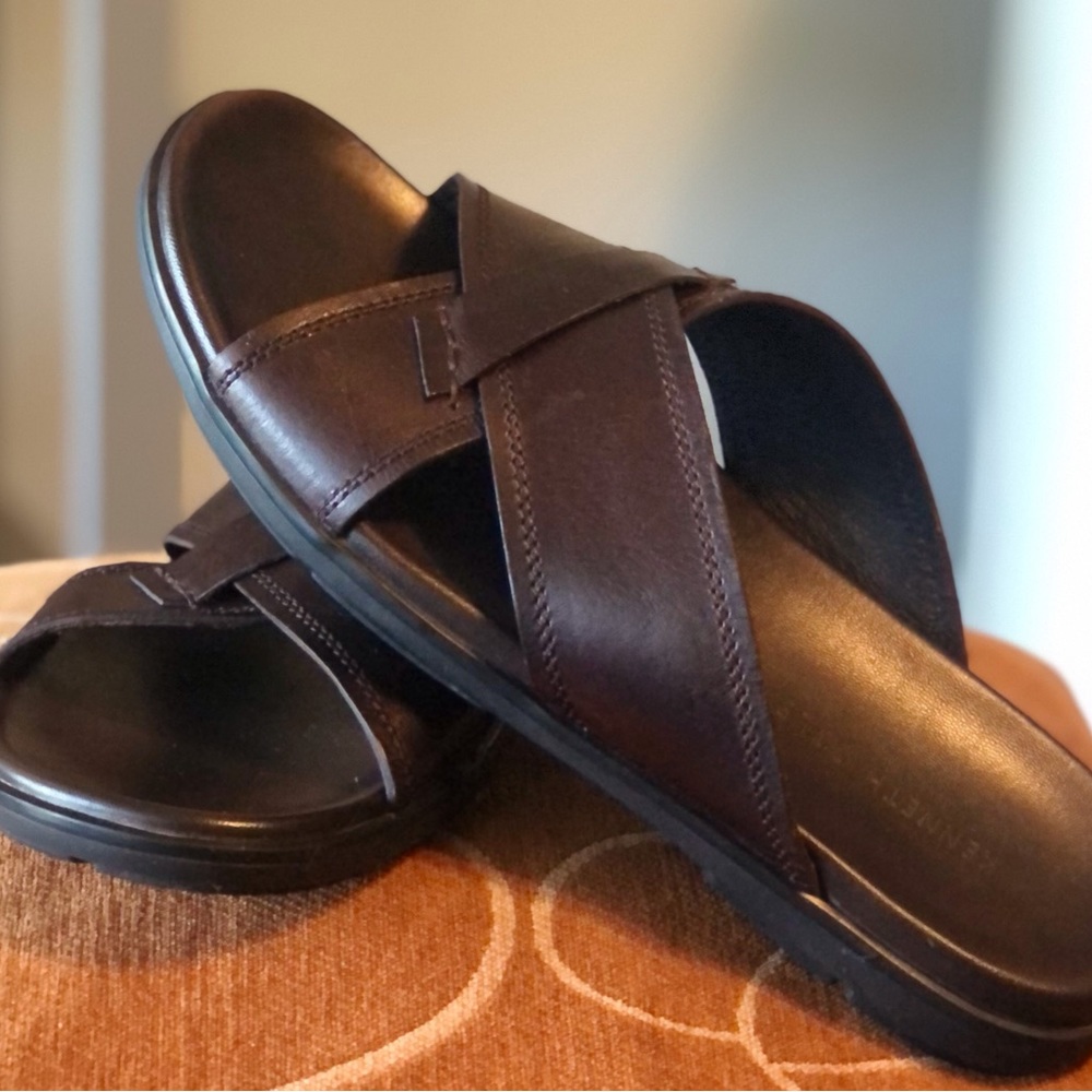 KENNETH COLE Lite-N-Up Leather Sandal - Picture 5 of 10